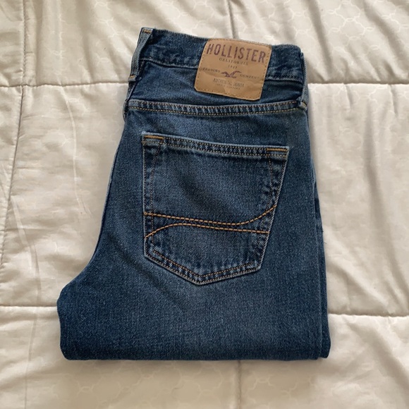 - Hollister Jean Slim Straight - Picture 4 of 5